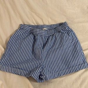 Aritzia Boxer style shorts